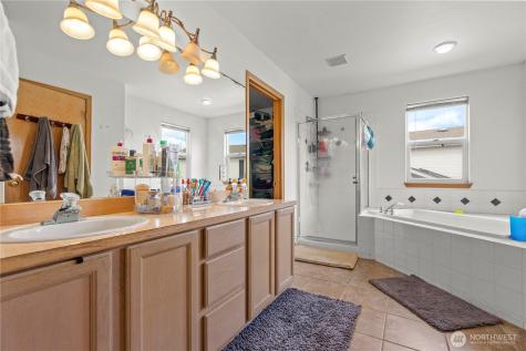13617 68th Avenue Court E Puyallup WA 98373