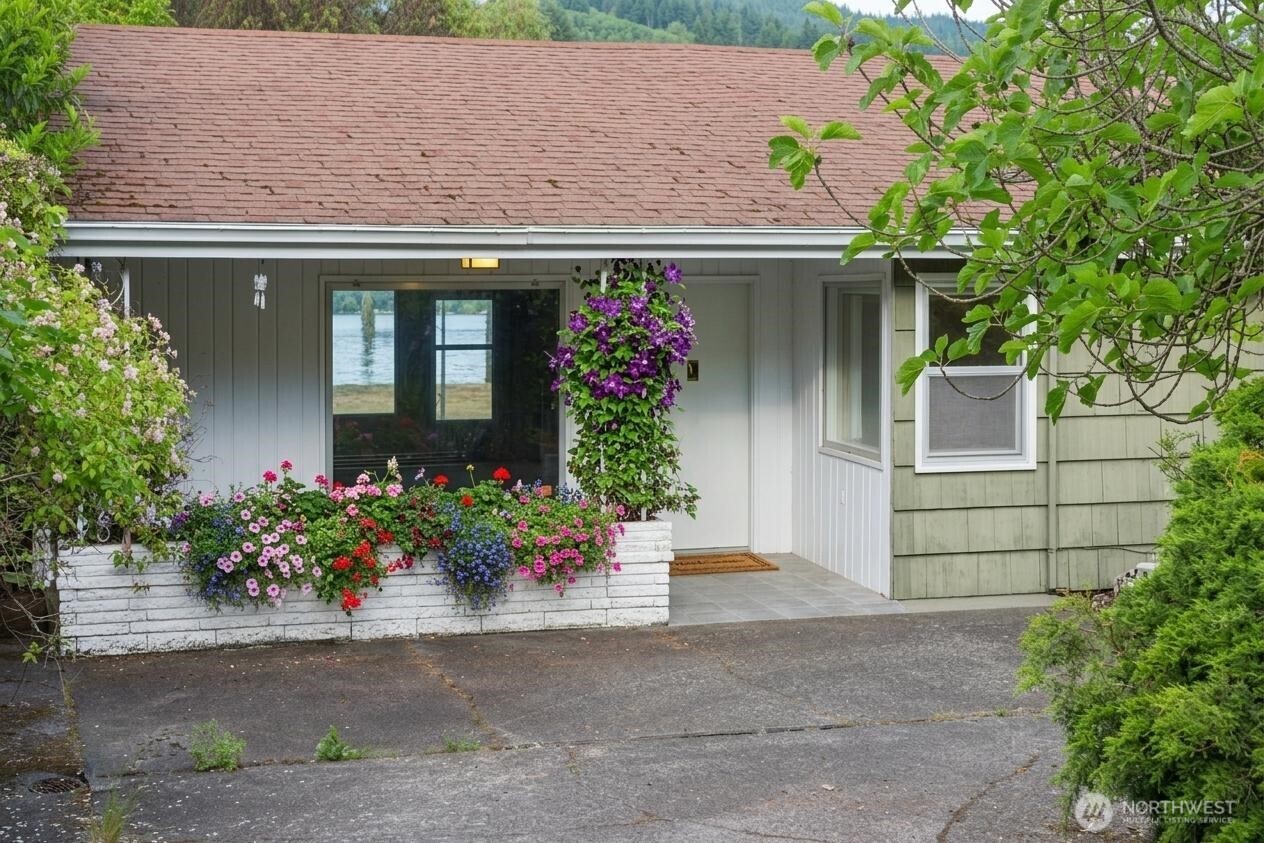 3717 Mathews Drive NW Bremerton WA 98312