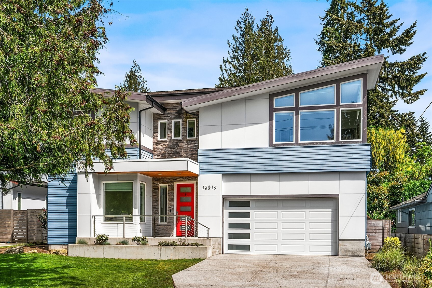 12516 Phinney Avenue N Seattle WA 98133