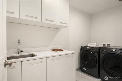 12516 Phinney Avenue N Seattle WA 98133