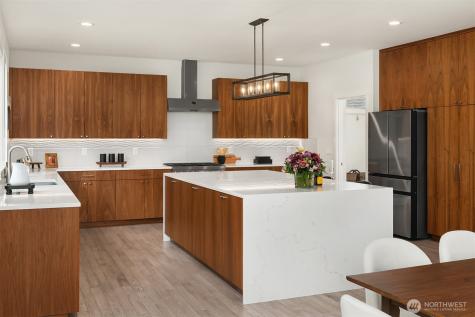 12516 Phinney Avenue N Seattle WA 98133