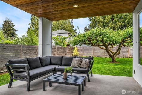 12516 Phinney Avenue N Seattle WA 98133