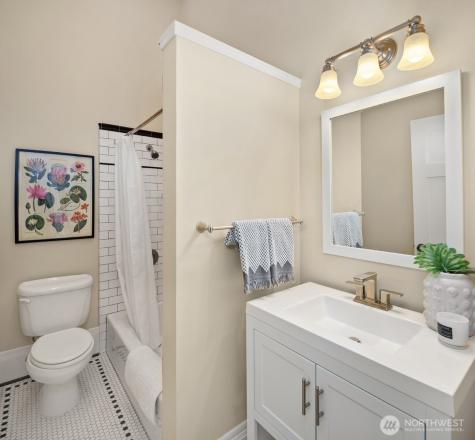 159 Blaine Street Seattle WA 98109