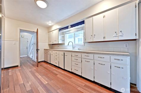 512 S 35th Street Tacoma WA 98418