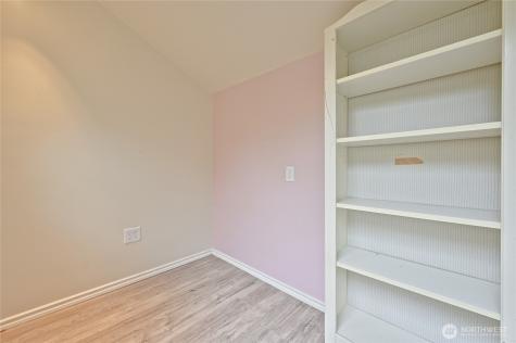 512 S 35th Street Tacoma WA 98418