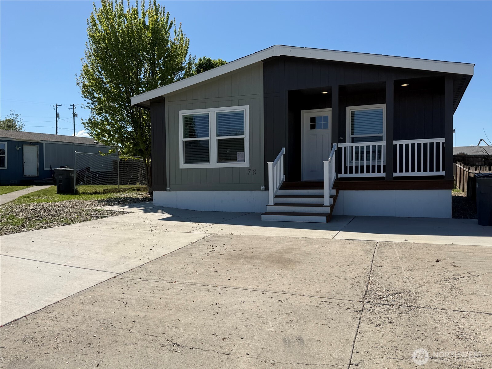 402 Maple Avenue Sunnyside WA 98944