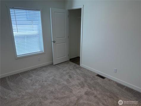 402 Maple Avenue Sunnyside WA 98944