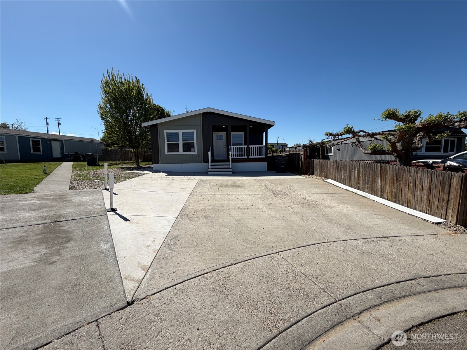 402 Maple Avenue Sunnyside WA 98944