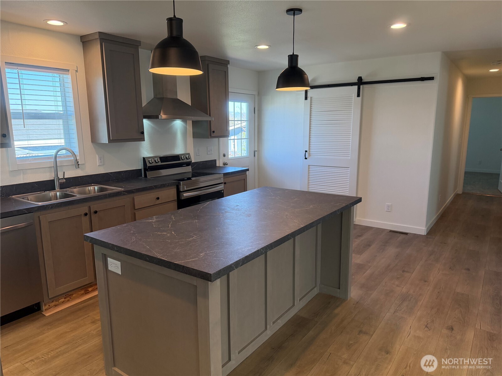 402 Maple Avenue Sunnyside WA 98944