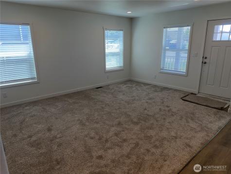 402 Maple Avenue Sunnyside WA 98944
