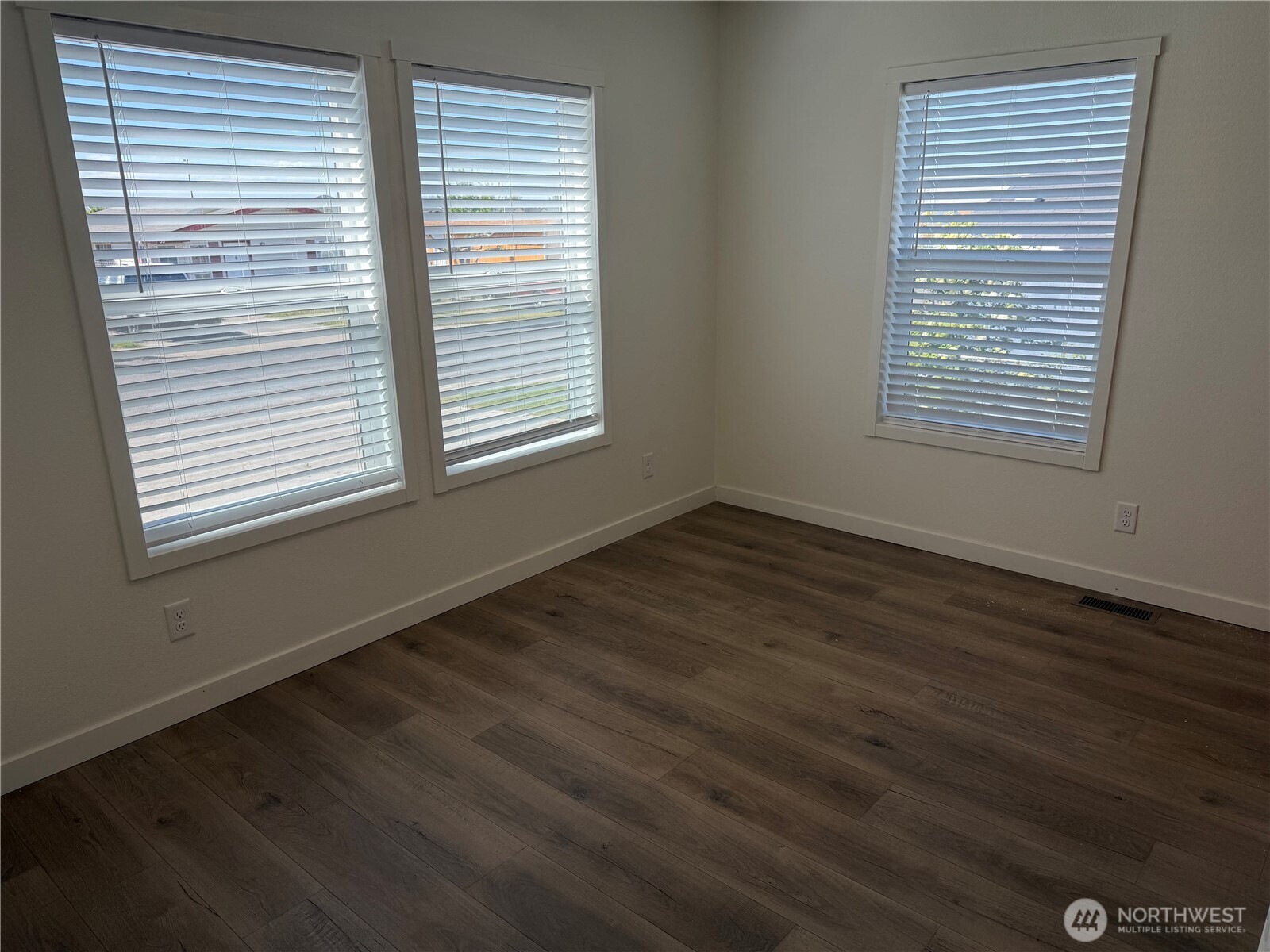 402 Maple Avenue Sunnyside WA 98944