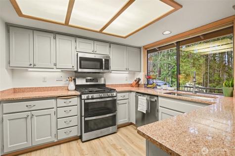 22934 SE 37th Street Sammamish WA 98075