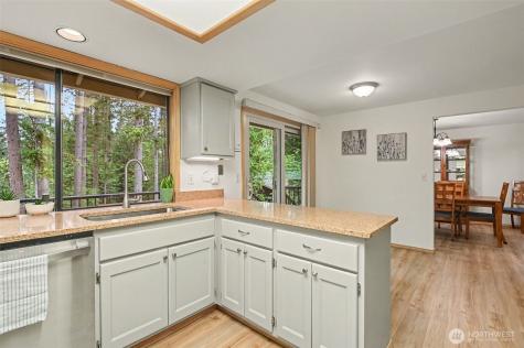 22934 SE 37th Street Sammamish WA 98075
