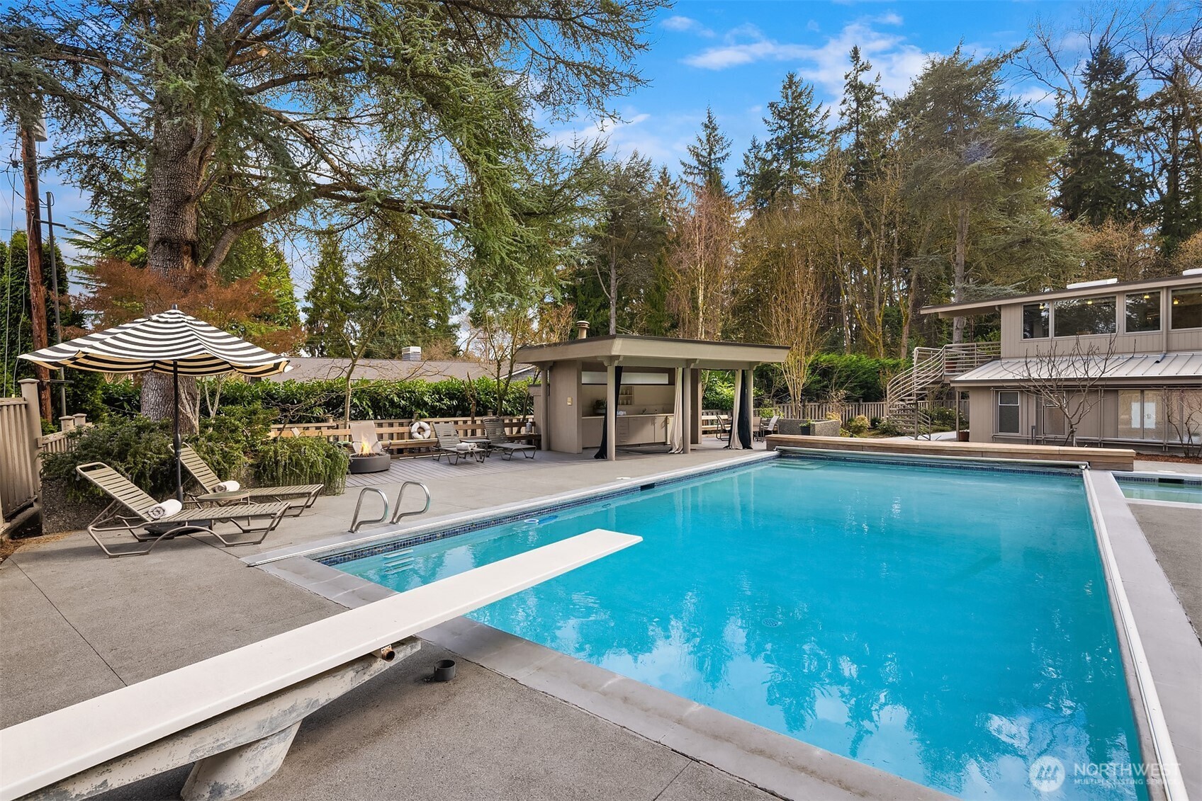 7640 NE 32nd Street Medina WA 98039