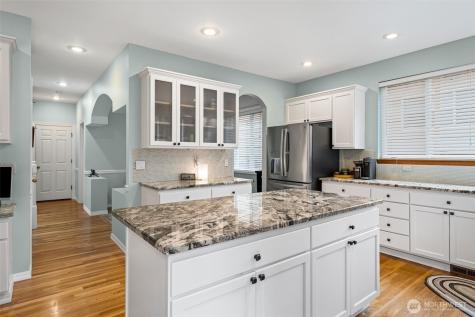 22116 99th Place S Kent WA 98031