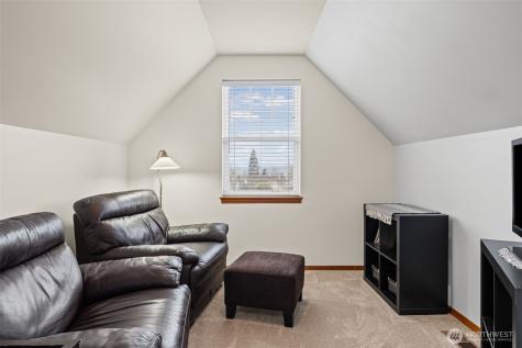 22116 99th Place S Kent WA 98031