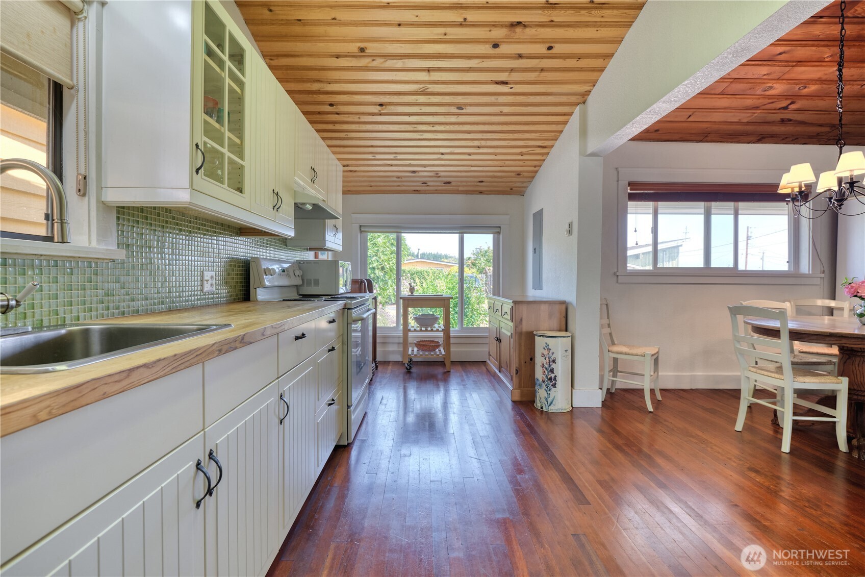 675 Sylvia Drive Point Roberts WA 98281