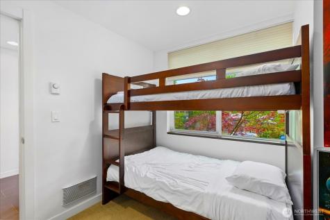 4221 Evanston Avenue N Seattle WA 98103