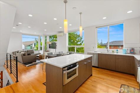 4221 Evanston Avenue N Seattle WA 98103