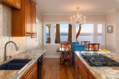 2527 Bretland Road Camano Island WA 98282