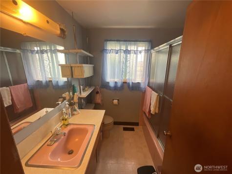 545 SE O'leary Street Oak Harbor WA 98277