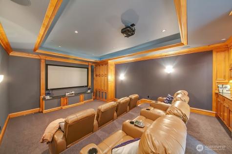 11211 Wachusett Road Woodway WA 98020