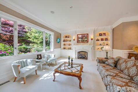 11211 Wachusett Road Woodway WA 98020