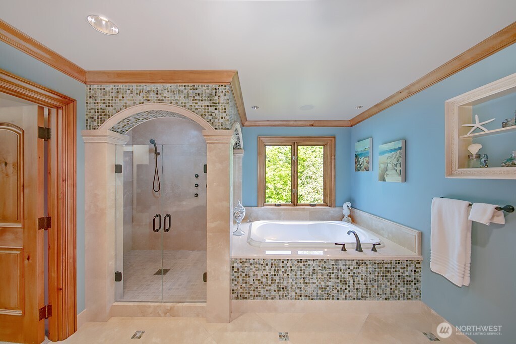 11211 Wachusett Road Woodway WA 98020