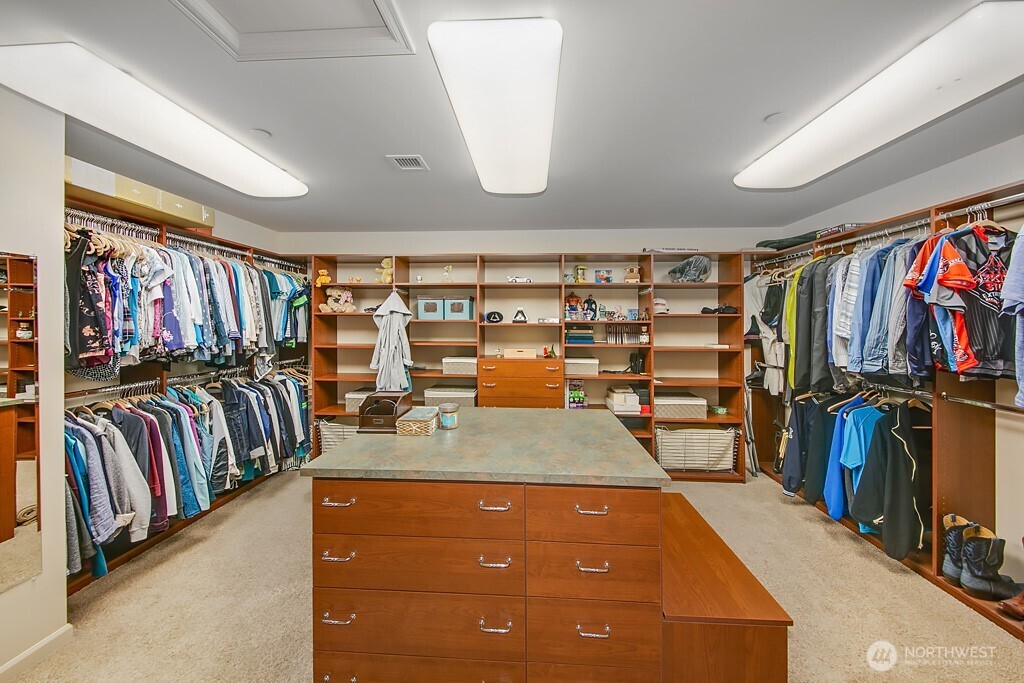 11211 Wachusett Road Woodway WA 98020