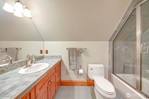 11211 Wachusett Road Woodway WA 98020