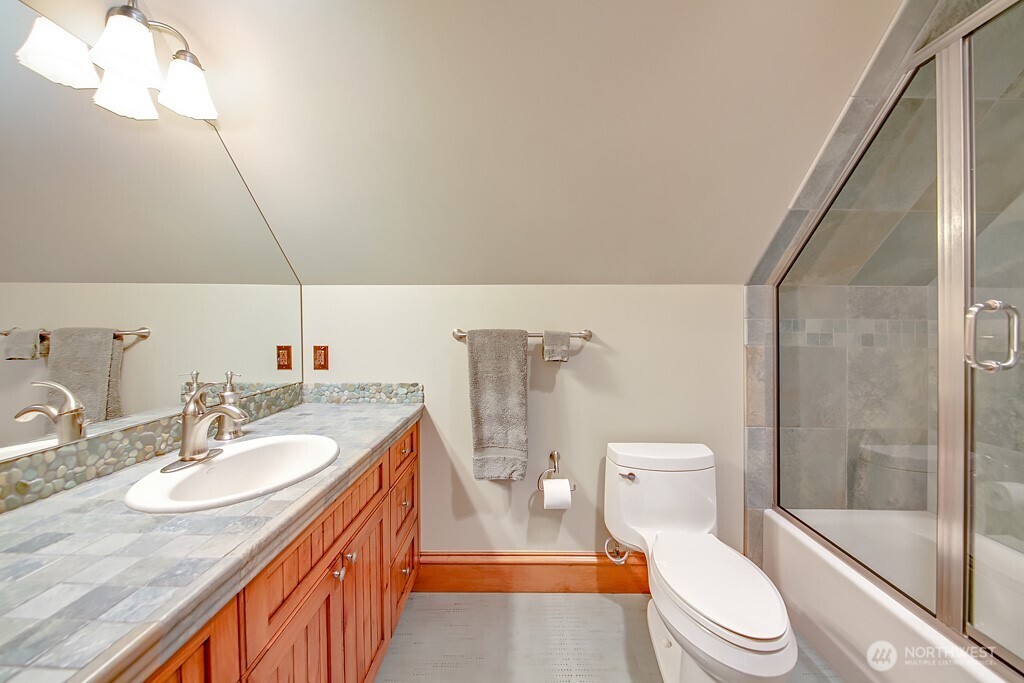 11211 Wachusett Road Woodway WA 98020