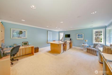 11211 Wachusett Road Woodway WA 98020