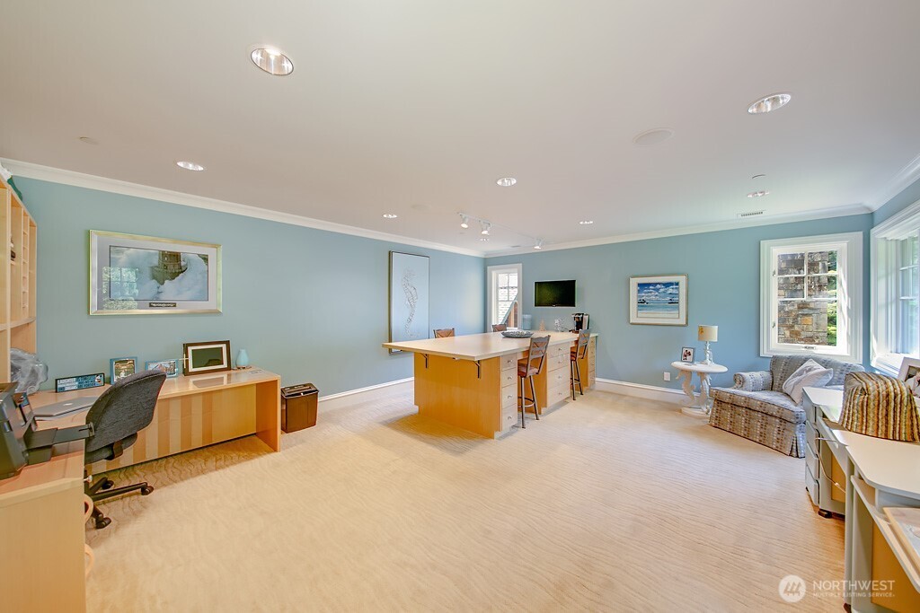 11211 Wachusett Road Woodway WA 98020