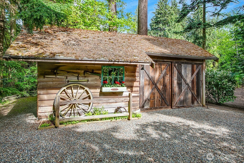 11211 Wachusett Road Woodway WA 98020