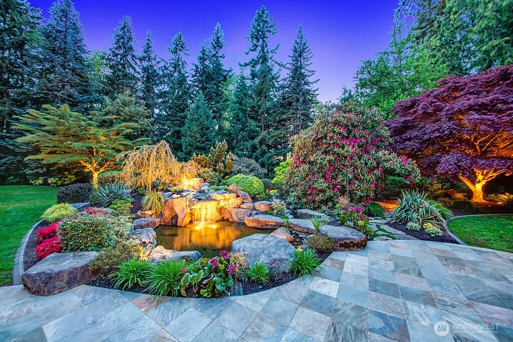 11211 Wachusett Road Woodway WA 98020