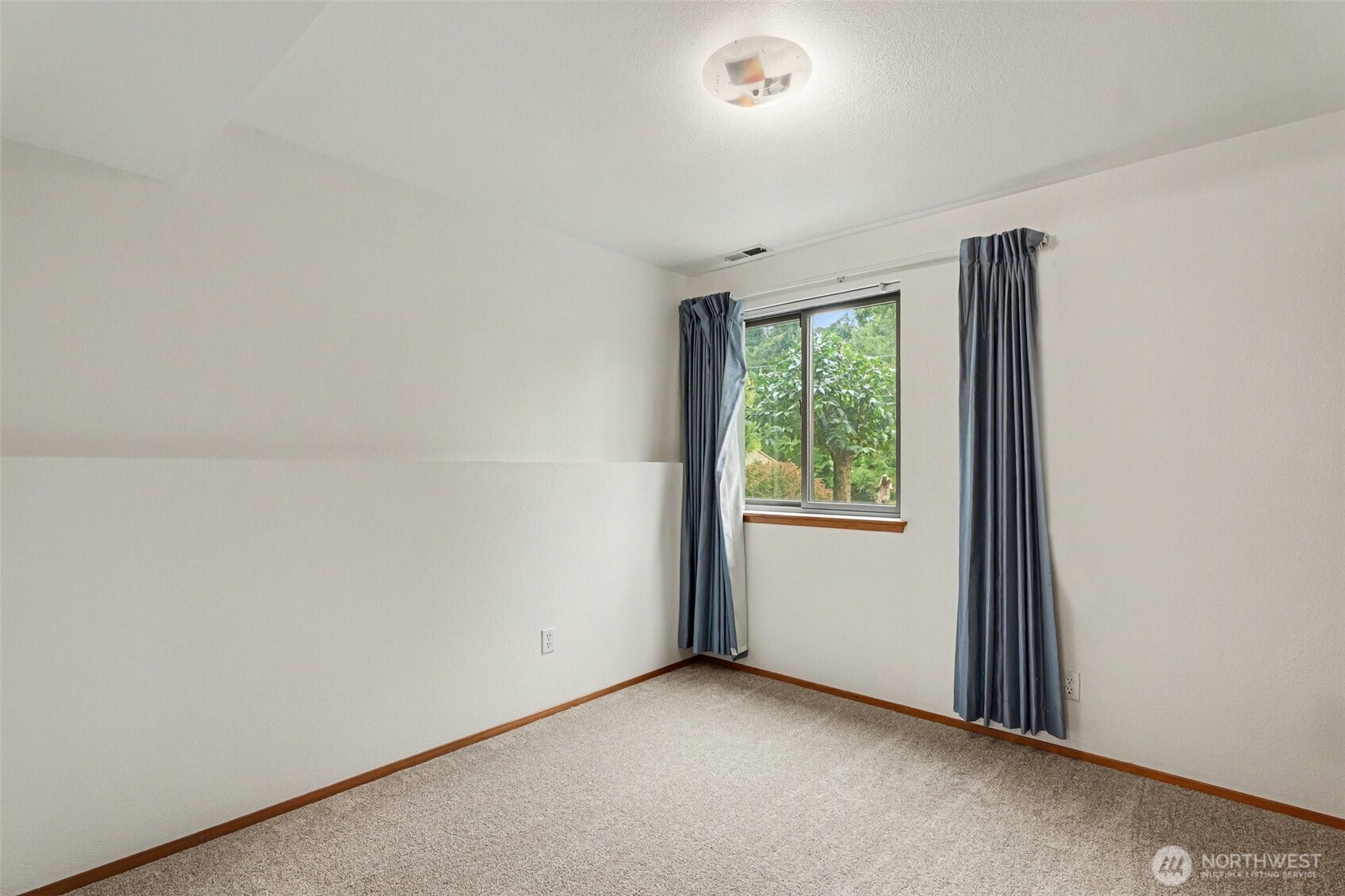 6186 NE 195th Court Kenmore WA 98028