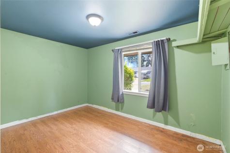 5705 238th Street SW Mountlake Terrace WA 98043