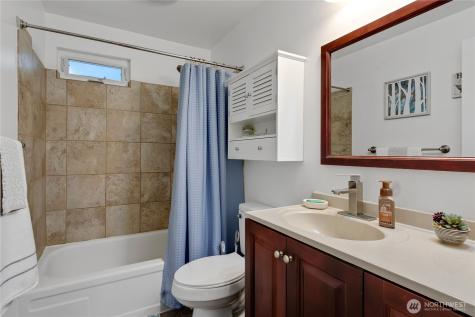 10102 99th St SW Lakewood WA 98498