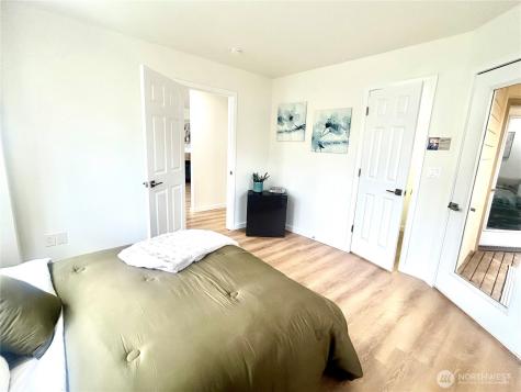 5104 SW 154th Street SW Street Edmonds WA 98026