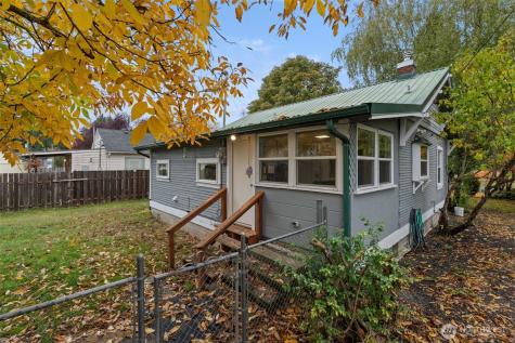 212 W 6th Street Centralia WA 98531
