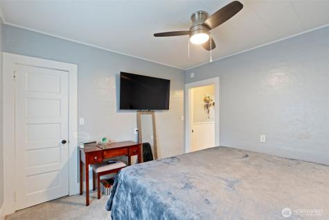 212 W 6th Street Centralia WA 98531