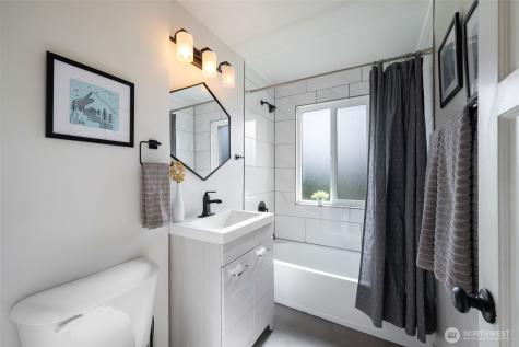 10617 39th Avenue SW Seattle WA 98146
