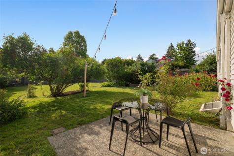 10617 39th Avenue SW Seattle WA 98146