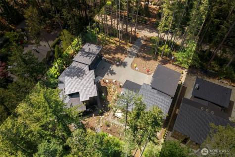 13982 Manzanita Bainbridge Island WA 98376
