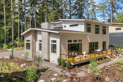 13982 Manzanita Road NE Bainbridge Island WA 98376