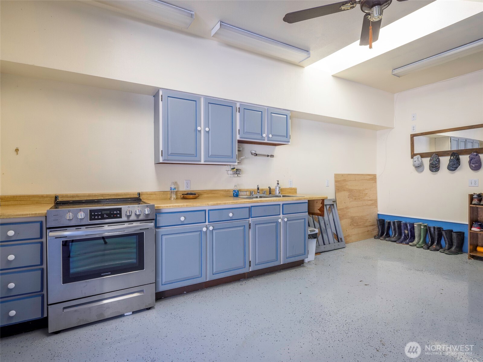 81 Seamount Drive Brinnon WA 98320