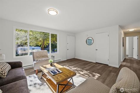 936 210th Avenue NE Sammamish WA 98074