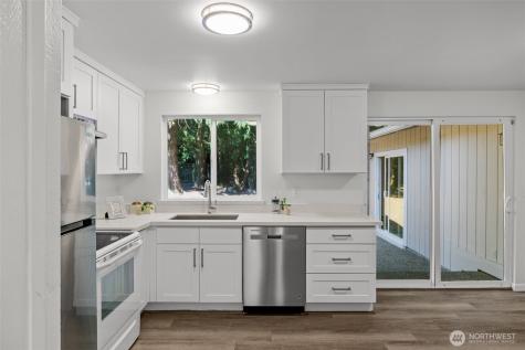 936 210th Avenue NE Sammamish WA 98074