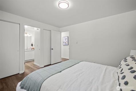 936 210th Avenue NE Sammamish WA 98074