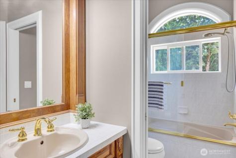 22410 Mcmurray Shore Drive Mount Vernon WA 98274